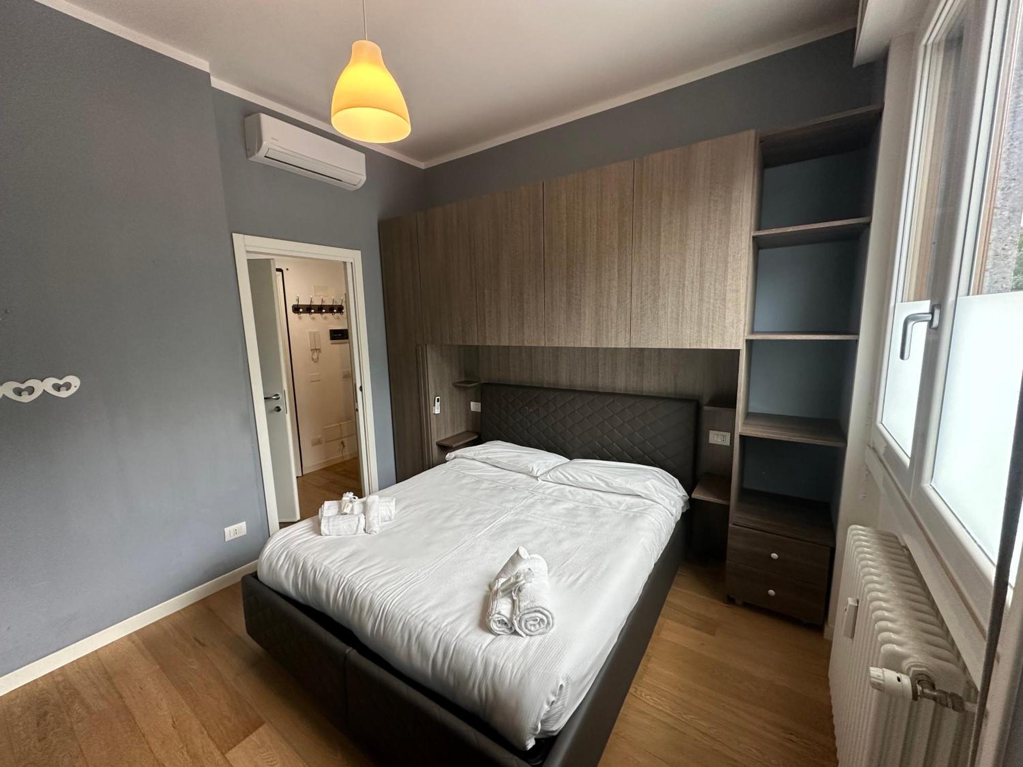 Metro Famagosta - Modern Suite Free Wifi & Parking Milano Esterno foto